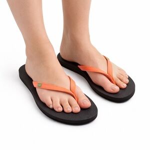 Size 8 Sanuk Women’s Spree 4 Flip Flops Sandals Orange Yoga Mat Comfort Slip On